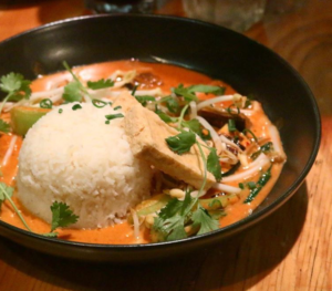 Lounge Kitchen & Bar - Vegan style red Thai curry