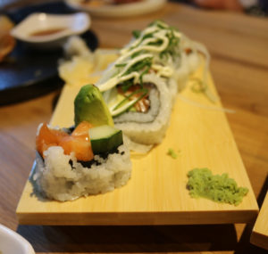 Yokocho - Salmon & avocado roll