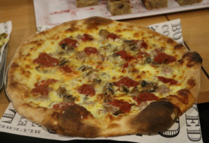 5 & Dime Pizza - sausage and mushroom