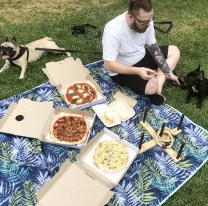 Small Print Pizza Bar - pizza in the park