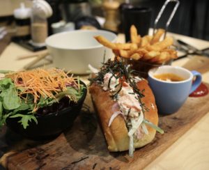 Unabara Lobster & Oyster Bar - Tokyo lobster roll